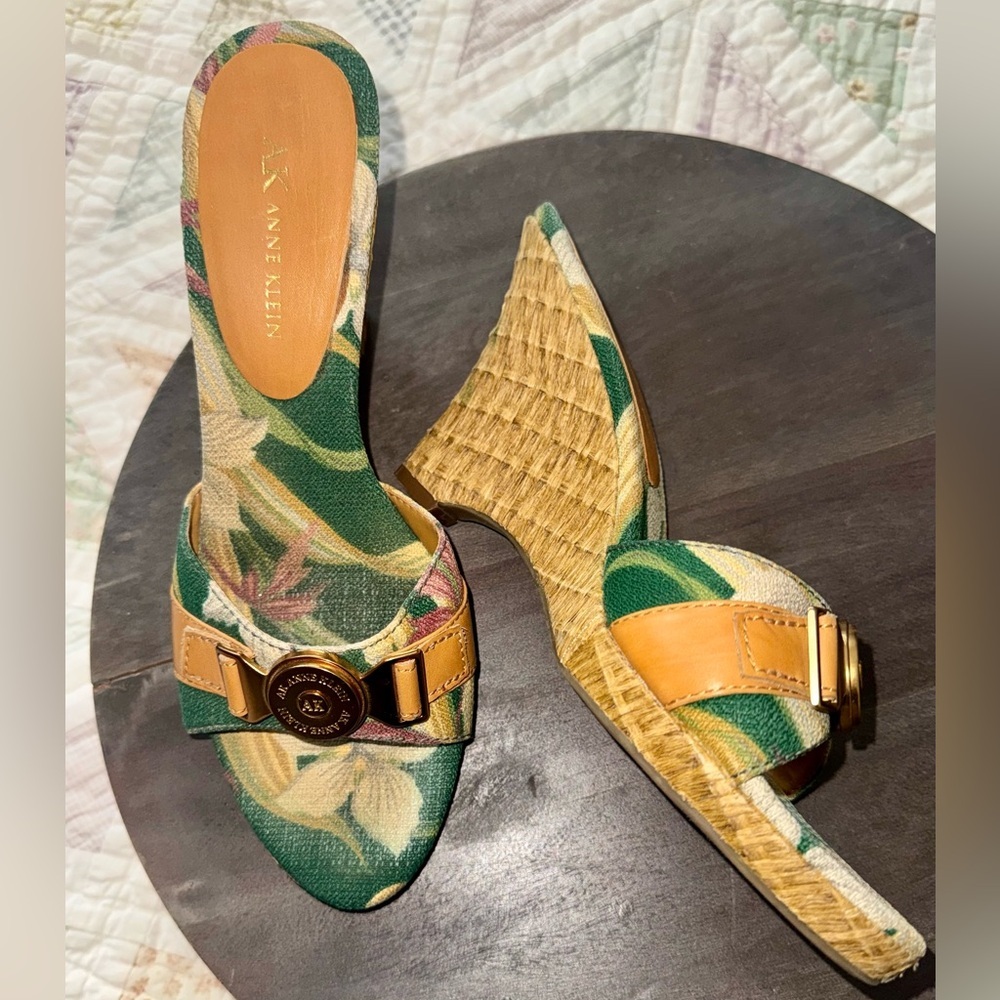 AK Anne Klein Tropical Print Wedge Slides Espadrille Heel Size 8.5